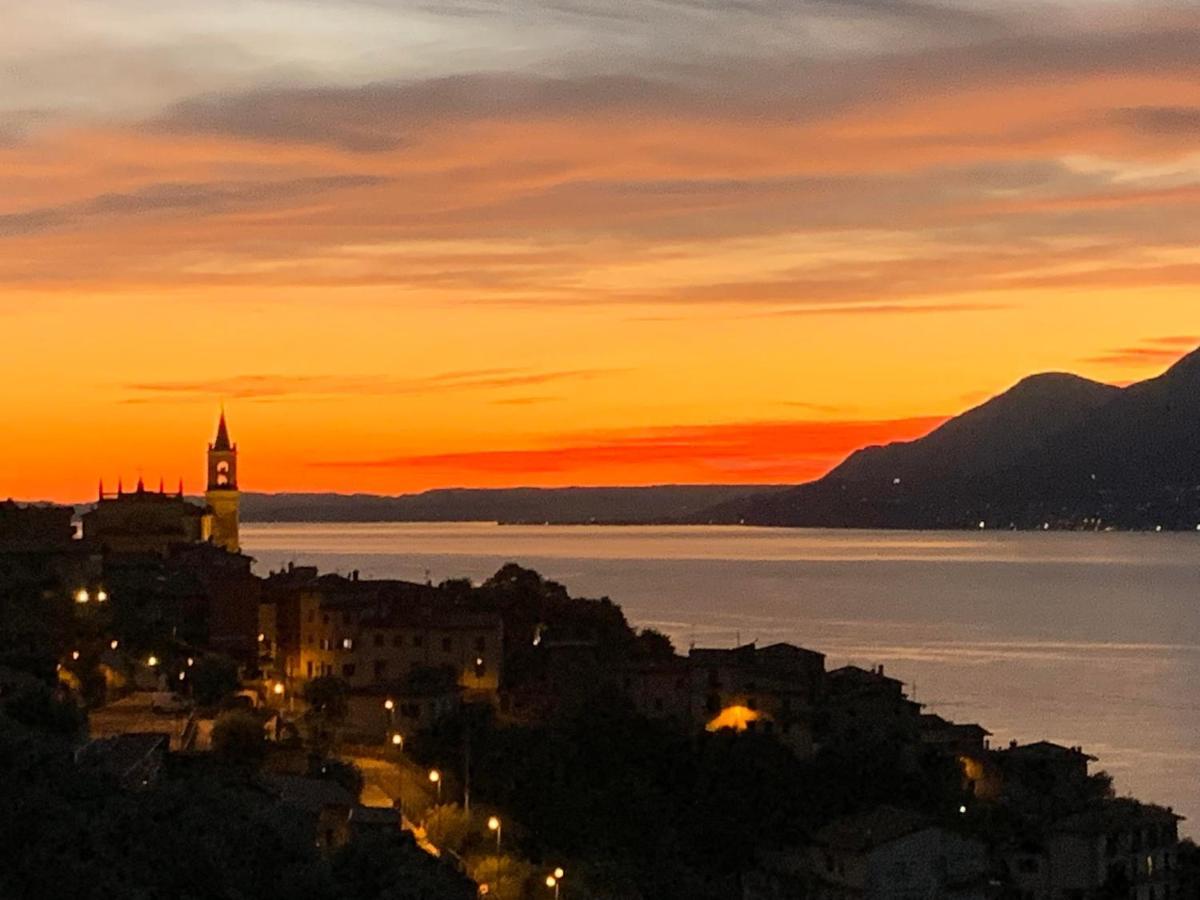 View Garda Lake Бренцоне сул Гарда Екстериор снимка